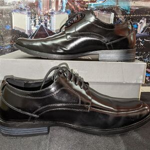 NWT and box Stacy Adams Men's size 8 shoes